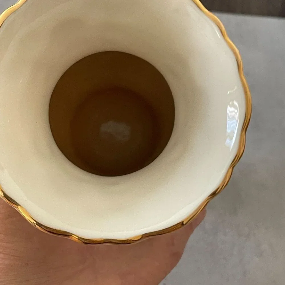 Lenox Vintage Georgian Collection Cream Gold Rim Embossed 7
